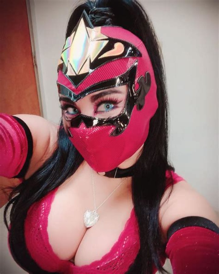 
Mystique Luchadora Viral Photo & Video on Twitter, YouTube & Reddit 