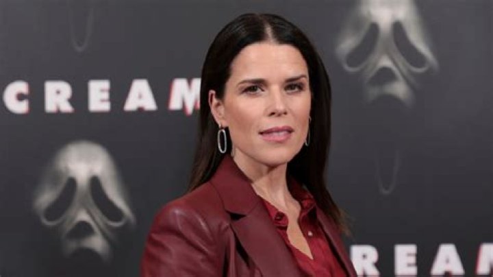 Neve Campbell Parents | Meet Gerry And Marine Siblings And Ethnicity