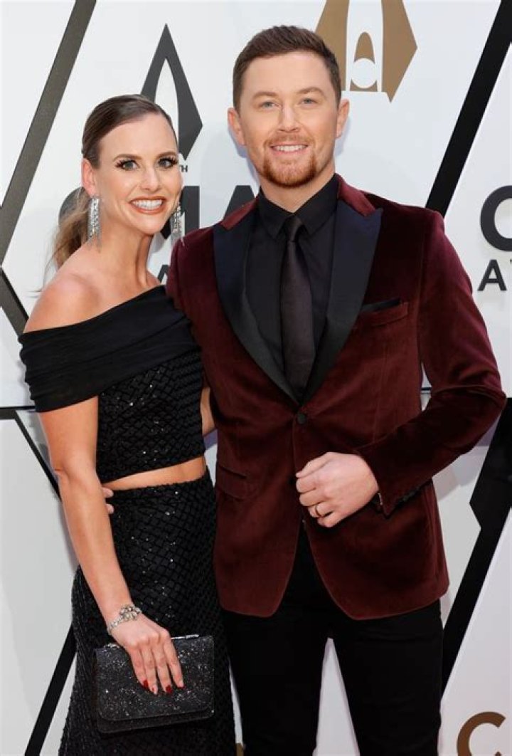 
No, Scotty Mccreery and Lauren Alaina Are Not Married- Meet His Wife Gabi Dugal 