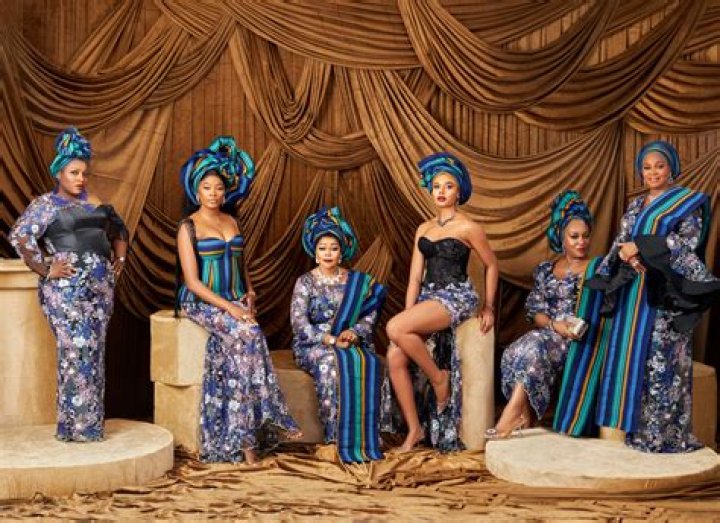 
Nollywood Actress, Nancy Isime Shares New Cute Photos Of Herself Having Fun With Colleague On Set 