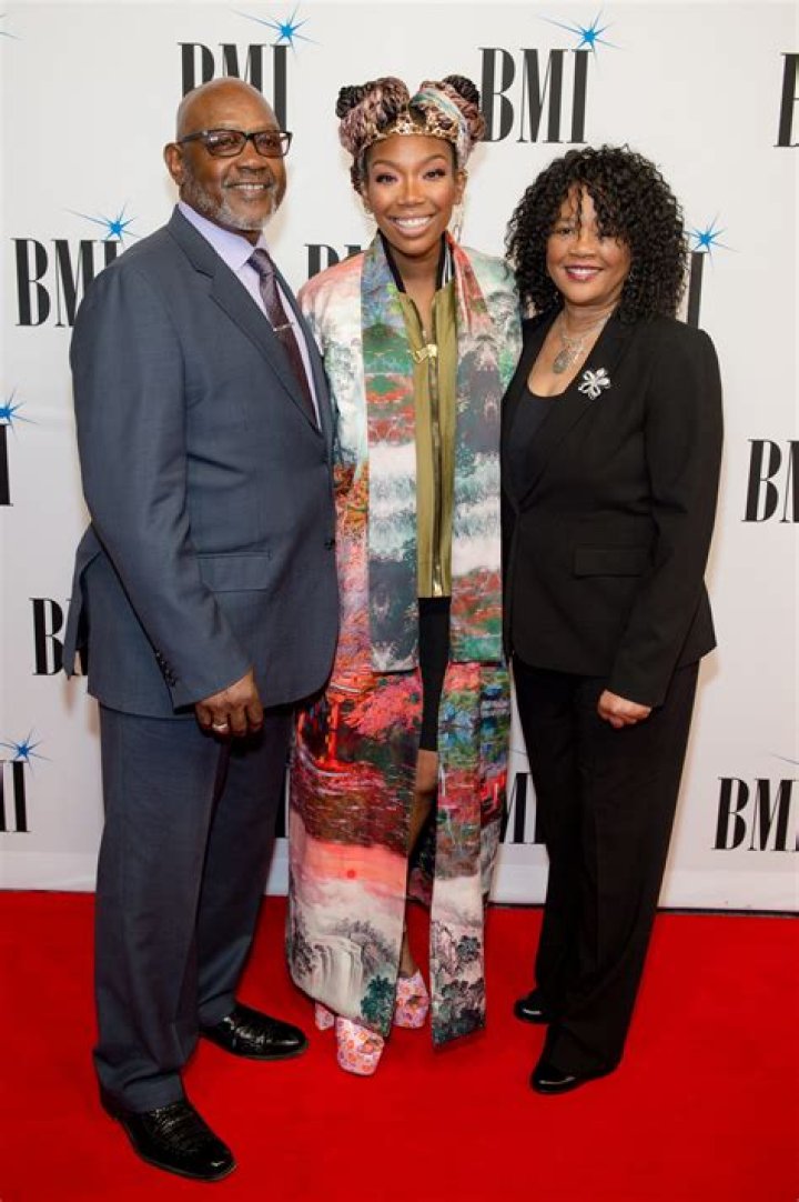 Oliver Norwood Height, Weight, Net Worth, Age, Birthday, Wikipedia, Who, Nationality, Biography