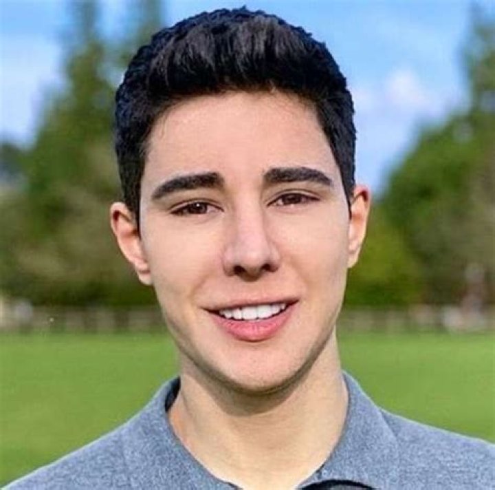 
Omid Scobie Height, Weight, Net Worth, Age, Birthday, Wikipedia, Who, Instagram, Biography 