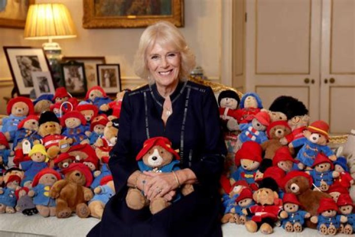 
Paddingtons and Teddy Bears Left After Queen Elizabeth’s Death to Be Donated to Children’s Hospital 