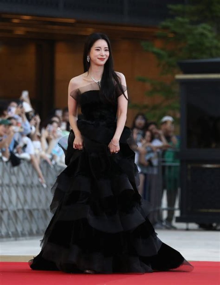 Park Ji-yeon Height, Weight, Net Worth, Age, Birthday, Wikipedia, Who, Nationality, Biography