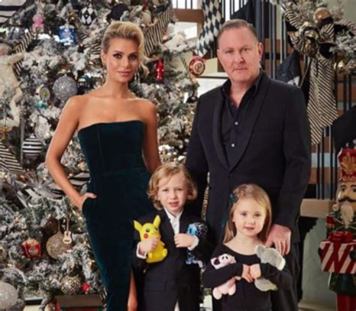 
Paul Kemsley’s Wife’s Wiki: Dorit Kemsley Age, Career, Net Worth, Wedding, House, Kids 