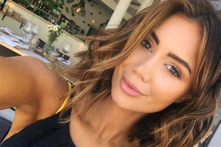 
Pia Muehlenbeck Height, Weight, Net Worth, Age, Birthday, Wikipedia, Who, Nationality, Biography 