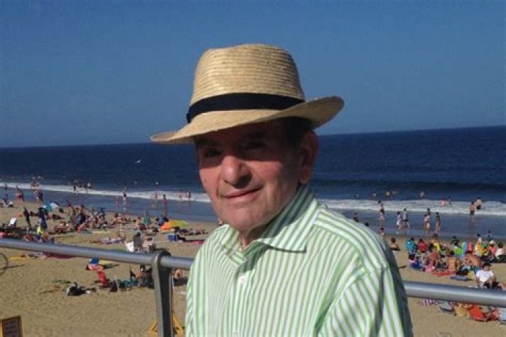 
Police Officer, Robert Hoobler, who saved Lil Wayne, dies at 65 