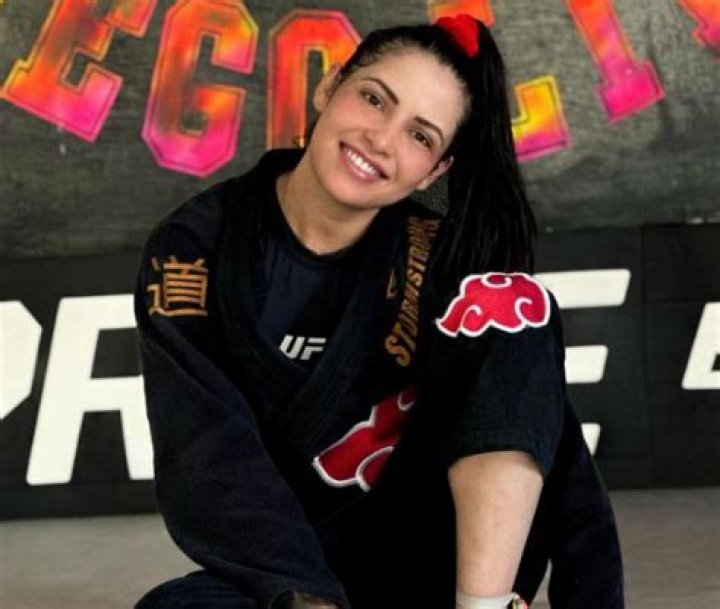 
Polyana Viana Height, Weight, Net Worth, Age, Birthday, Wikipedia, Who, Nationality, Biography 