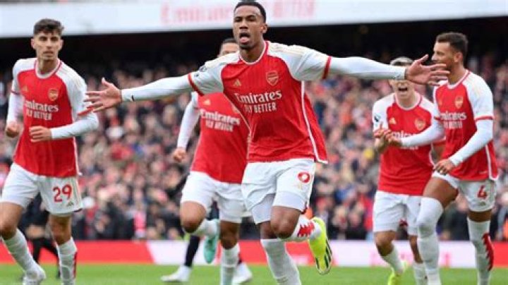 
Premier League: Arsenal beat Spurs in derby to maintain lead; Chelsea overcome Palace 