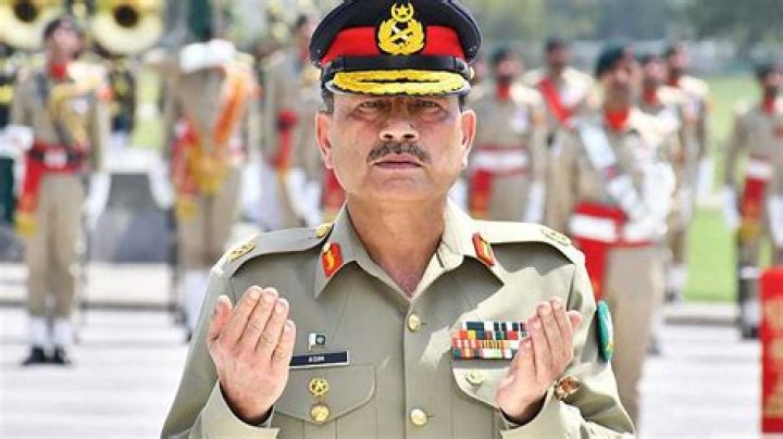 
Regina Daniels in awe as son, Munir confronts her over ‘improper’ use of her phone 