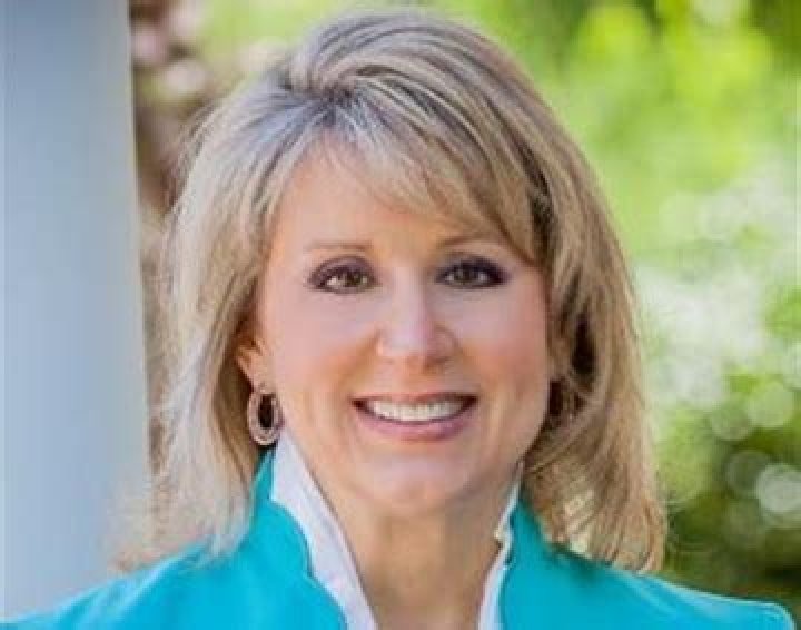 
Renee Ellmers Height, Weight, Net Worth, Age, Birthday, Wikipedia, Who, Nationality, Biography 