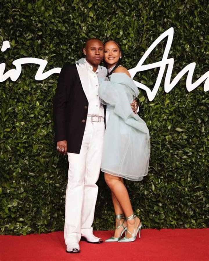 Rihanna Wiki, Height, Age, Boyfriend, Biography, Net Worth