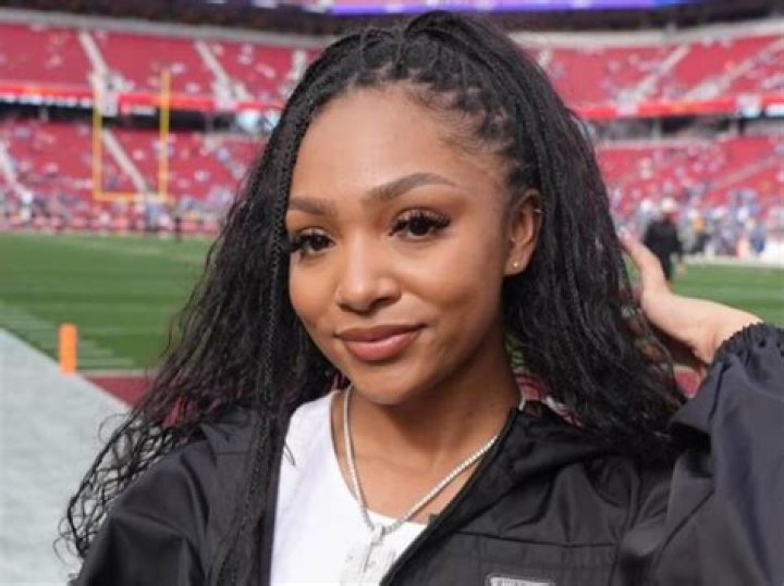 
Rochelle Searight Height, Weight, Net Worth, Age, Birthday, Wikipedia, Who, Nationality, Biography 