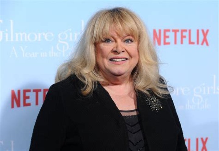 Sally Struthers Height, Weight, Net Worth, Age, Birthday, Wikipedia, Who, Nationality, Biography