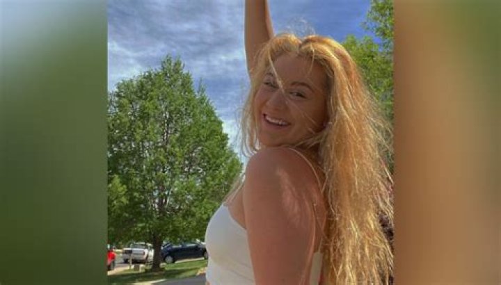 
Selena Ayala Height, Age, Boyfriend, Biography, Wiki, Net Worth 