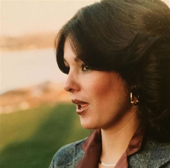 
Shanna Moakler Confirms Death of ‘Beautiful and Kind and Loving’ Mother Gail 