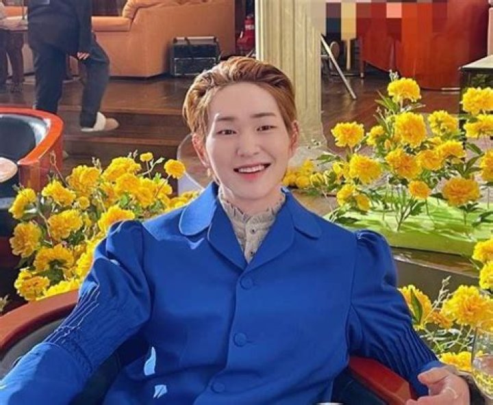 
SHINee Onew Height, Weight, Net Worth, Age, Birthday, Wikipedia, Who, Nationality, Biography 