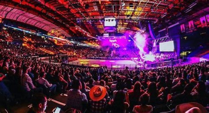 
Simi Delivers Stellar Performance At Sold-Out Show In America 