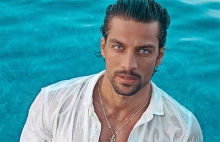 
Simone Susinna – Bio and Personal Life of The Model and Actor 