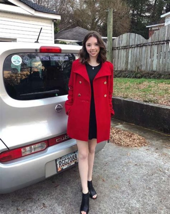 
Skylar Budgett Height, Weight, Net Worth, Age, Birthday, Wikipedia, Who, Nationality, Biography 