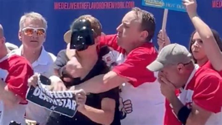
Smithfield Death Star Protestor & Joey Chestnut Tackle Video On Twitter 