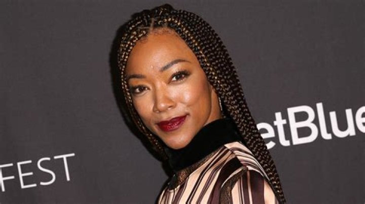Sonequa Martin-Green Height, Weight, Net Worth, Age, Birthday, Wikipedia, Who, Nationality, Biography