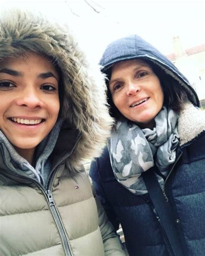 
Sophia Dunkley Parents Are Her Supportive Partner On Her Successful Cricketing Career 