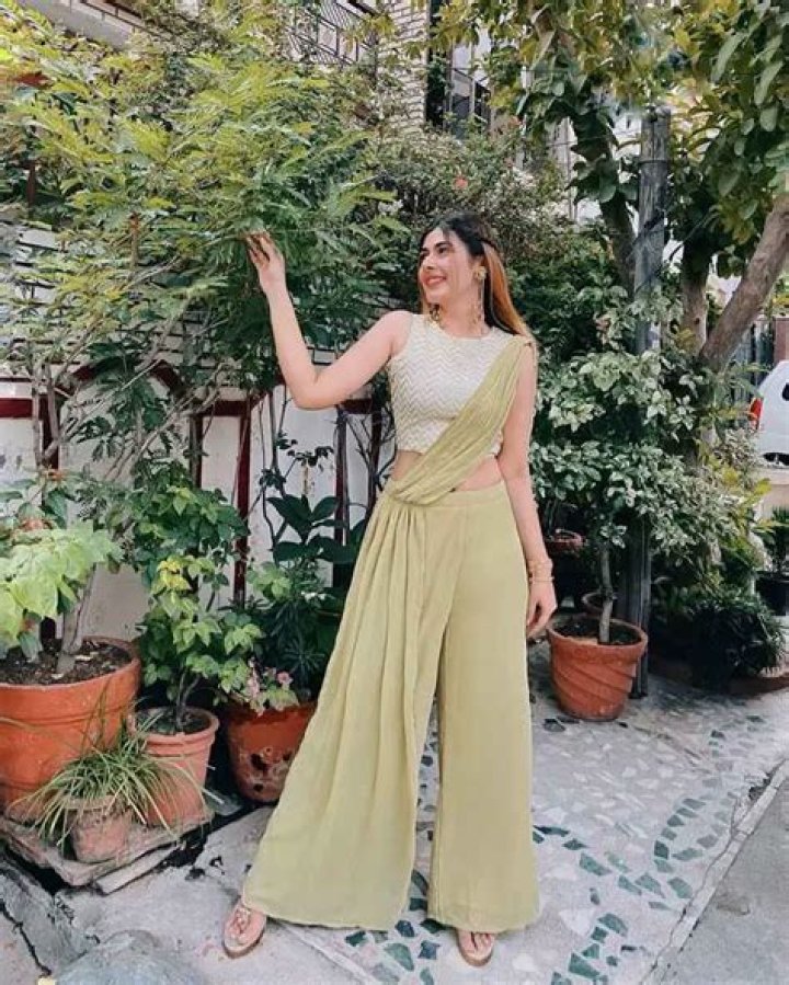 
Soundarya Thakur Height, Weight, Net Worth, Age, Birthday, Wikipedia, Who, Instagram, Biography 