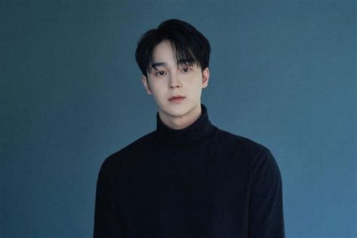 
South Korean Singer, Nam Yoon- Sung, was arrested for assaulting and threatening his Ex-GF 