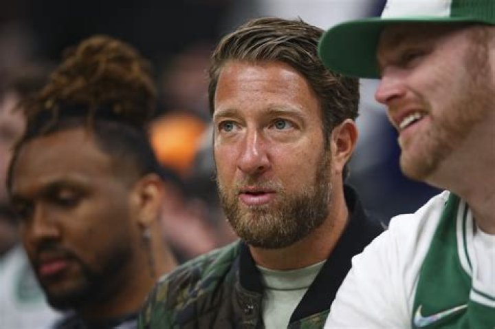 
Steve Johnson’s Dating Rumors 