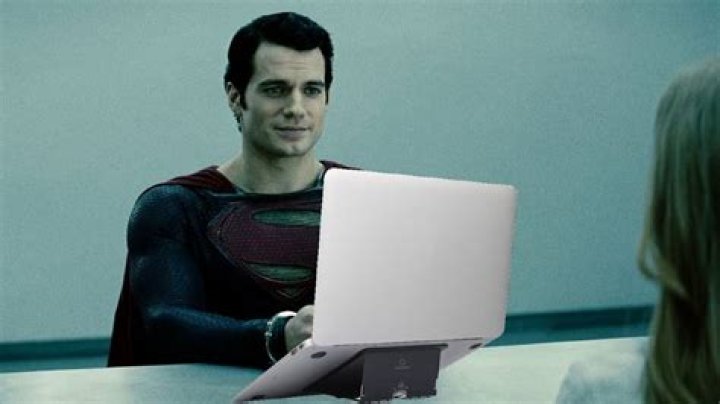 
Superman: Henry Cavill Has Been Tempted To Troll Fans Online 