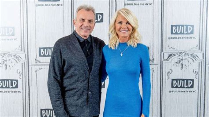 
The Untold Truth About Joe Montana’s Wife Jennifer Montana 