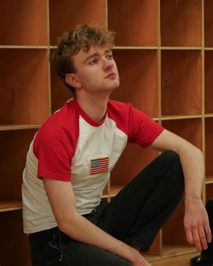 Thomas Simons – Tommyinnit Height, Age, Girlfriend, Biography, Wiki, Net Worth