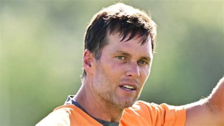 
Tom Brady Addresses ‘The Masked Singer’ Rumors as He Returns to Buccaneers 