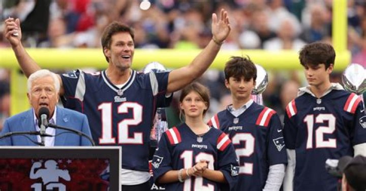 
Tom Brady Takes Kids Out for Pizza After They Return from Costa Rica Trip with Mom Gisele Bündchen 