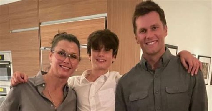 
Tom Brady Takes Rare Photo With Ex Bridget Moynahan After NFL Retirement 