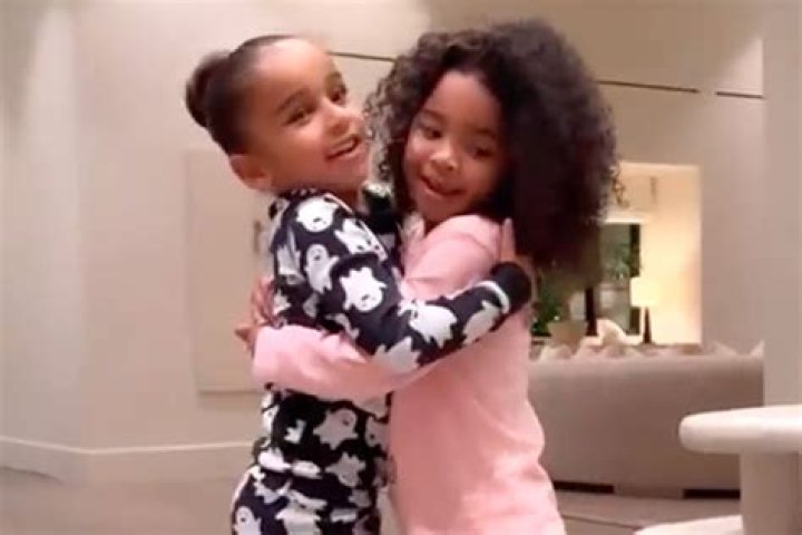 
True Thompson and Dream Kardashian Have Adorable Dance Party to Beyoncé and Whitney Houston 
