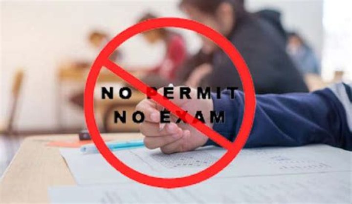 
University Students Kicked Against The Alleged School Administration’s No Fees, No Exam Policy 