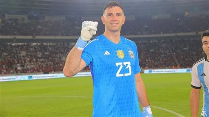 
Watch Video: Argentina goalie Emiliano Martinez mocks Mbappe with A one minute silence 