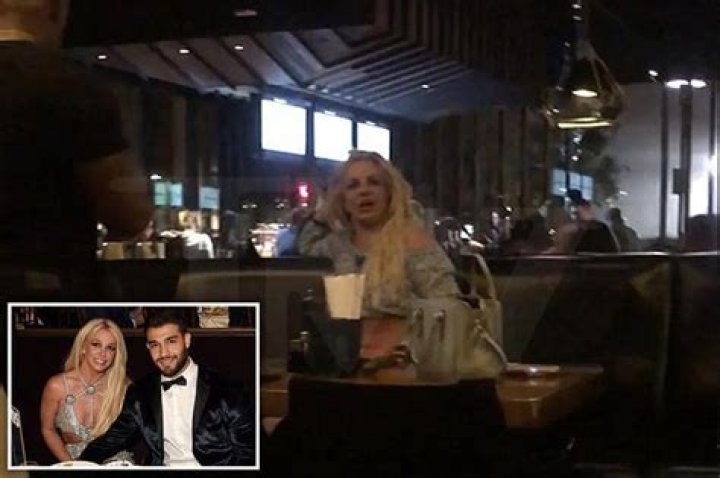 WATCH: Video shows Britney Spears having possible manic episode at LA restaurant