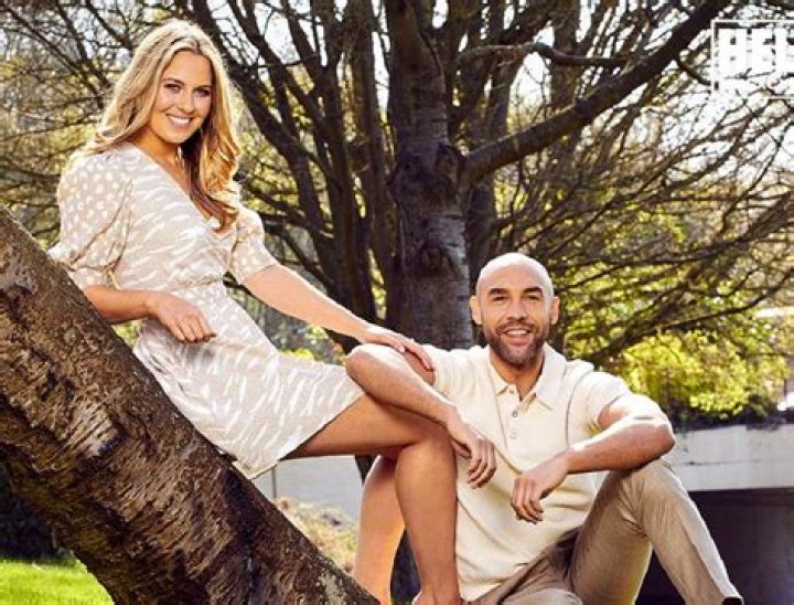 
Weatherman Alex Beresford Is Recently Engaged To 29 Years Old Imogen McKay Find Their Age Difference and Engagement Photos 