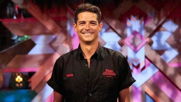 
Wells Adams on How the Supersized Season of ‘Bachelor in Paradise’ Will Be ‘So Different’ From Past Years 