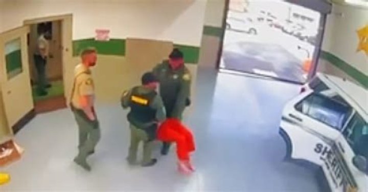 
What happened to Anthony Mitchell? Family files lawsuit as Alabama inmate allegedly freezes to death in prison 