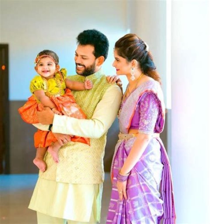 
What is Heather Burns doing today? Ajay Naidu Wife’s Biography 