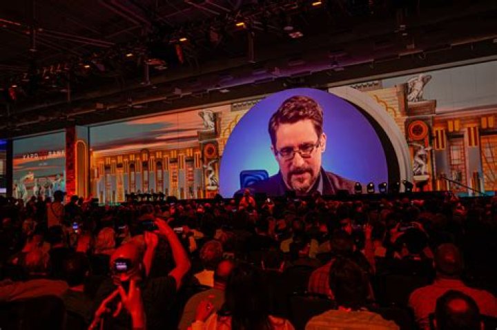 
Where Is Edward Snowden Now? Whereabout Of The Official Who Revealed The NSA Info 