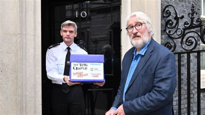 
Where Is Victoria Paxman, Jeremy Paxman’s Daughter Now? 