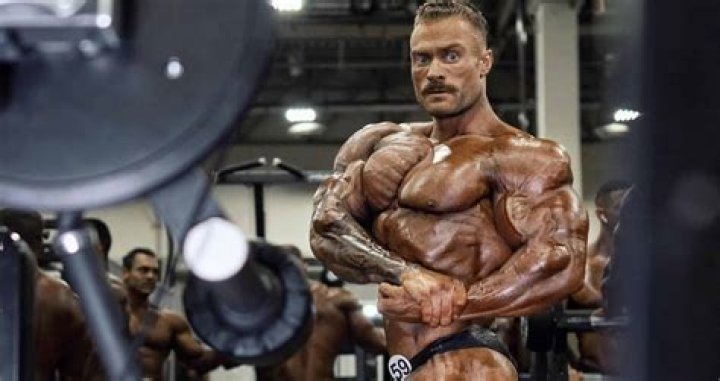 Who are Chris Bumsteads Parents? Chris Bumstead Biography, Parents Name, Nationality and More
