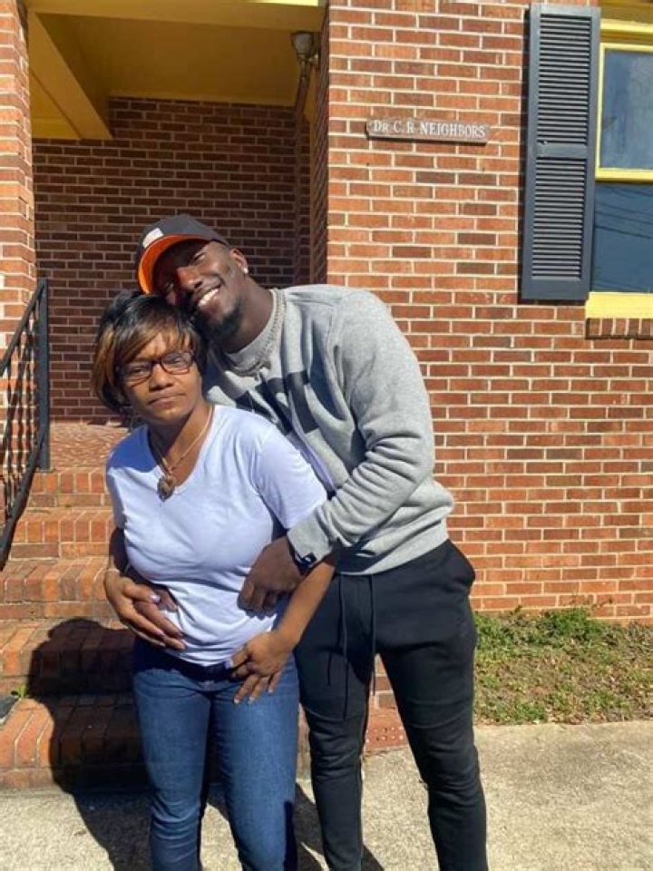 Who are Deebo Samuels Parents? Deebo Samuel Biography, Parents Name and More