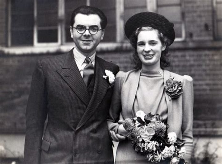 
Who are Elizabeth Webbers Parents? Elizabeth Webber Biography, Parents Name and More 