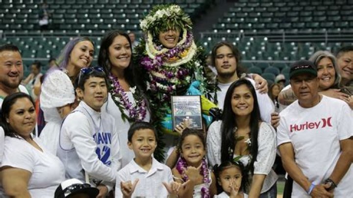 Who Are Kamaka Hepa Parents? Meet Hawaii Warriors Power Forward Father And Mother